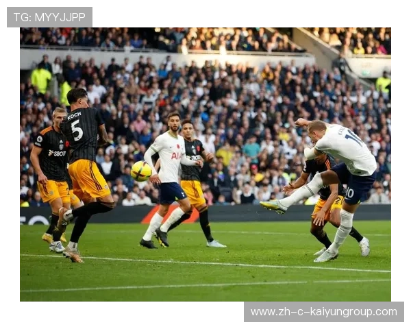 凯恩轻敲分球让热刺完成超快转移